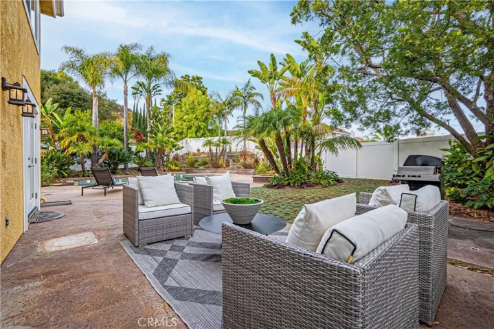 25 La Costa Court, Laguna Beach, California 92651
