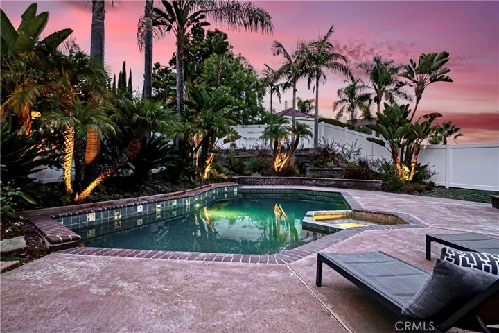 25 La Costa Court, Laguna Beach, California 92651
