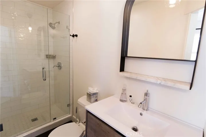 215 29th Street C/studio, Newport Beach, California 92663