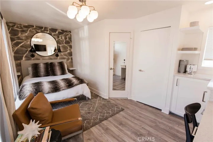 215 29th Street C/studio, Newport Beach, California 92663