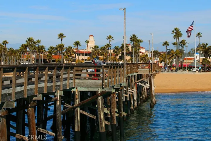 215 29th Street C/studio, Newport Beach, California 92663