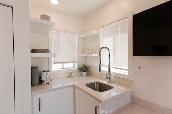 215 29th Street C/studio, Newport Beach, California 92663
