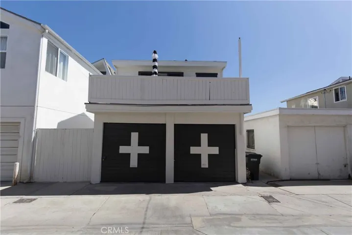 215 29th Street C/studio, Newport Beach, California 92663