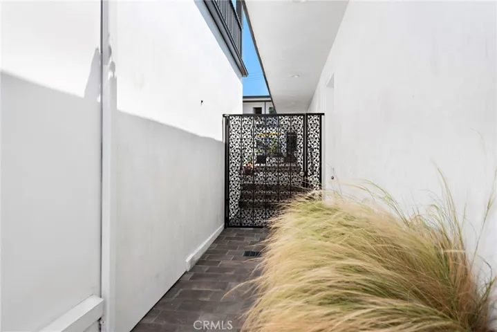 326 N Coast F, Laguna Beach, California 92651