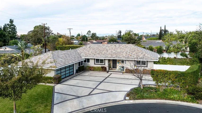 17961 Fiesta Way, Tustin, California 92780