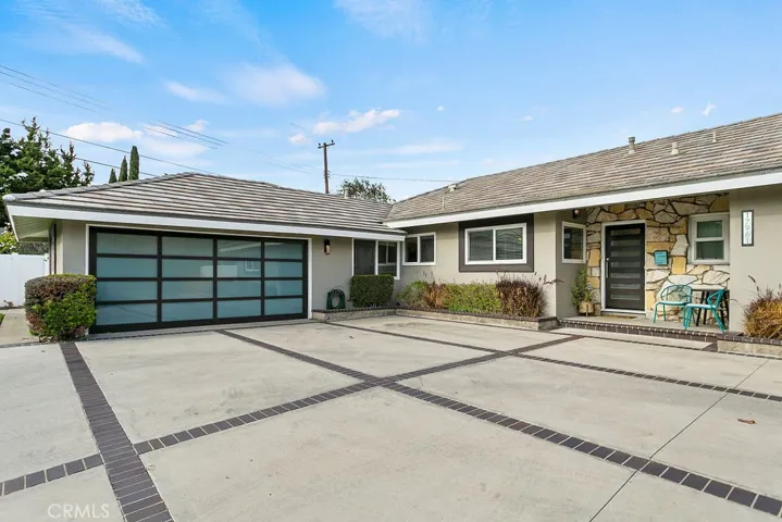 17961 Fiesta Way, Tustin, California 92780