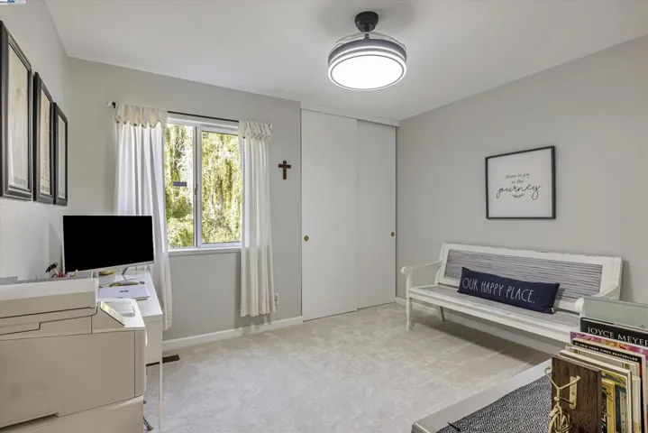 89 Crossing Ct, Hayward, California 94544