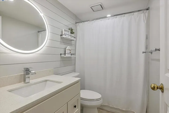 89 Crossing Ct, Hayward, California 94544