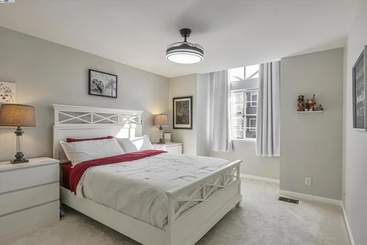 89 Crossing Ct, Hayward, California 94544