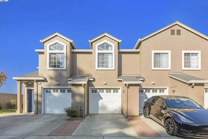 89 Crossing Ct, Hayward, California 94544