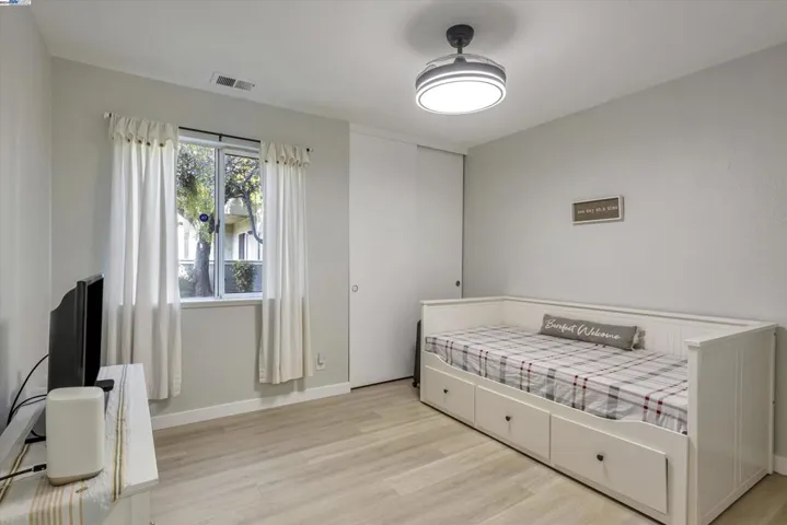 89 Crossing Ct, Hayward, California 94544