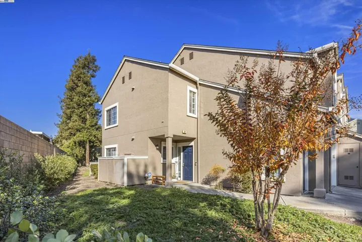 89 Crossing Ct, Hayward, California 94544