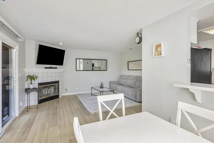89 Crossing Ct, Hayward, California 94544