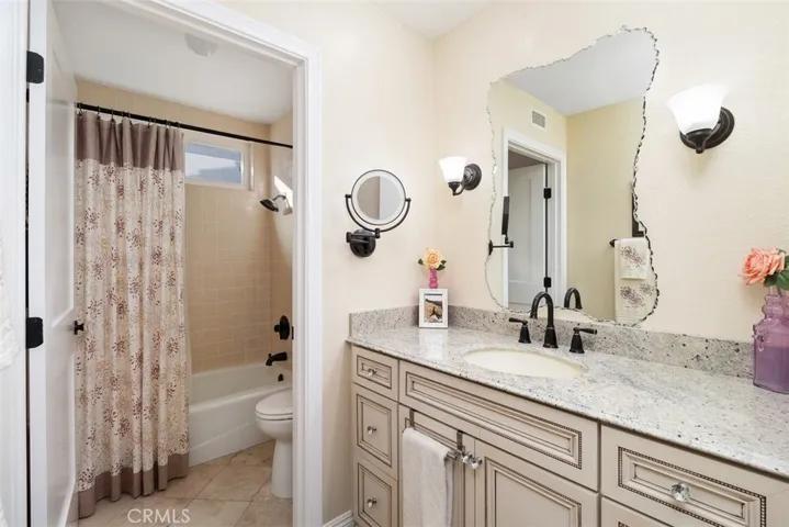 23461 Villena, Mission Viejo, California 92692