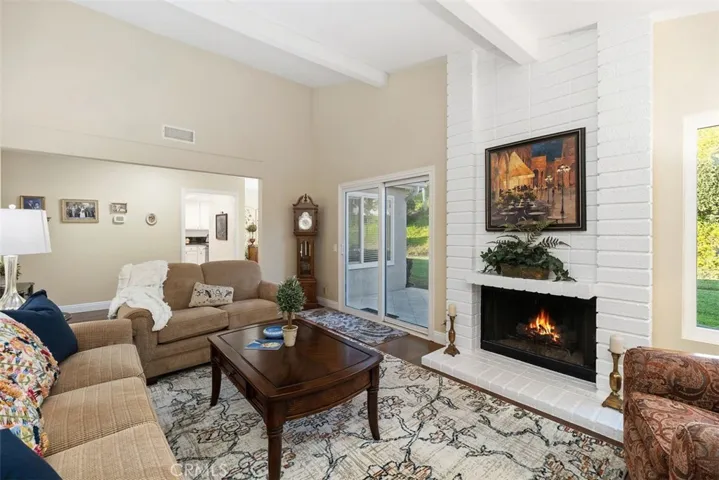 23461 Villena, Mission Viejo, California 92692