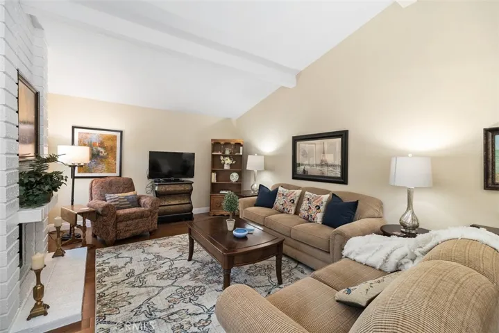 23461 Villena, Mission Viejo, California 92692