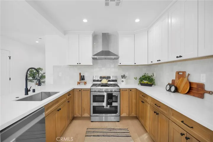5711 Simpson Avenue, Valley Village, California 91607