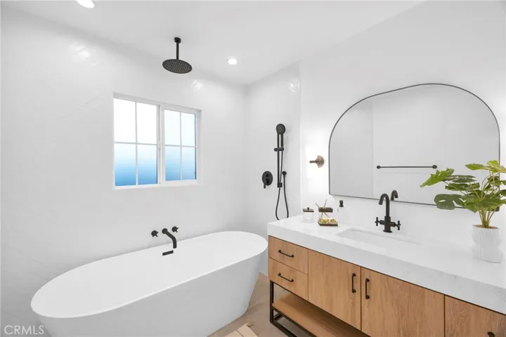 5711 Simpson Avenue, Valley Village, California 91607