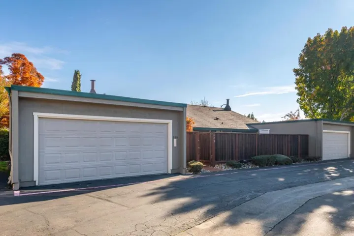 998 Santa Cruz Way, Rohnert Park, California 94928