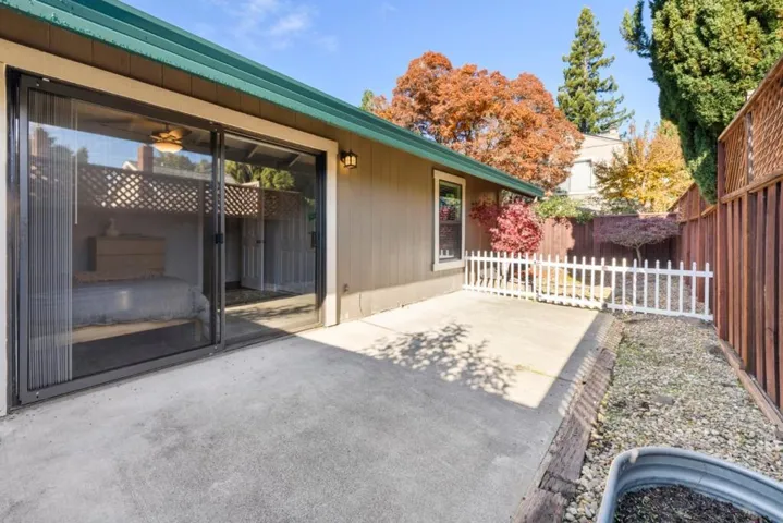 998 Santa Cruz Way, Rohnert Park, California 94928
