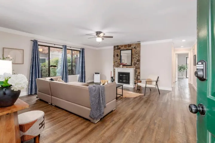 998 Santa Cruz Way, Rohnert Park, California 94928