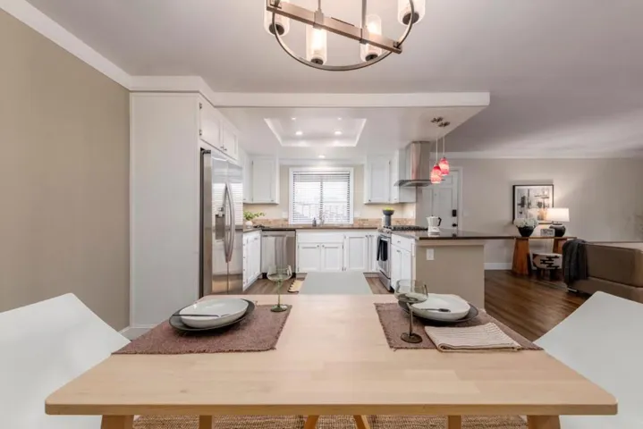 998 Santa Cruz Way, Rohnert Park, California 94928