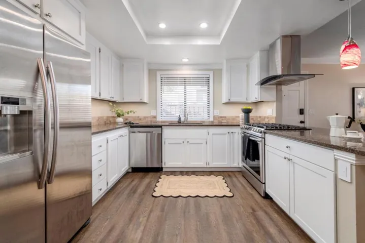 998 Santa Cruz Way, Rohnert Park, California 94928