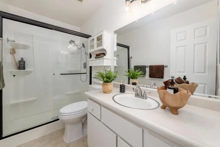 998 Santa Cruz Way, Rohnert Park, California 94928