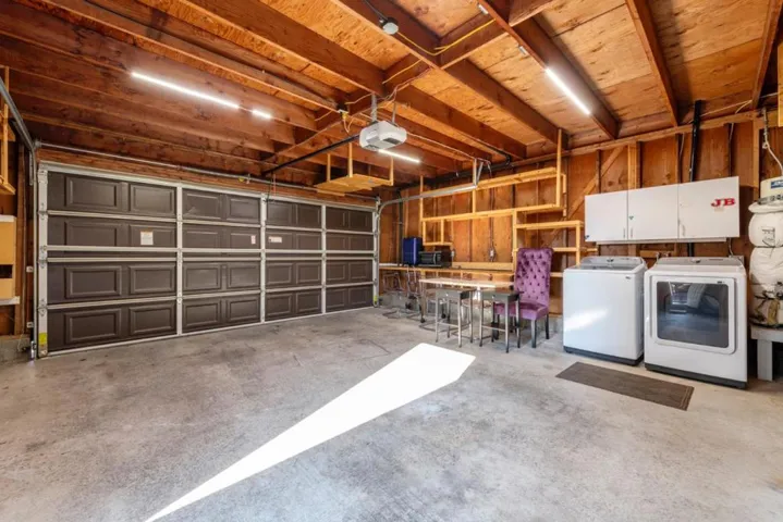 998 Santa Cruz Way, Rohnert Park, California 94928