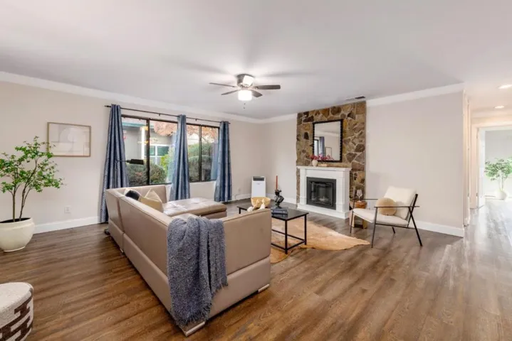 998 Santa Cruz Way, Rohnert Park, California 94928