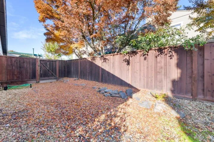 998 Santa Cruz Way, Rohnert Park, California 94928