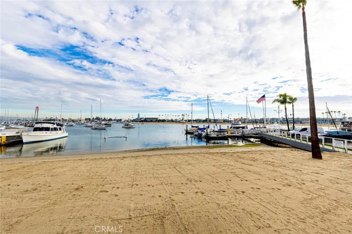 39 Beach Drive, Newport Beach, California 92663