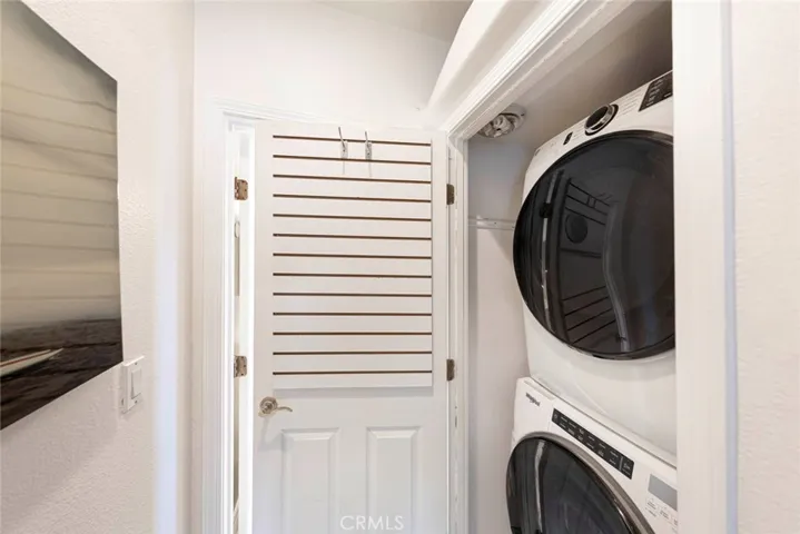 Stackable washer & dryer on level 2