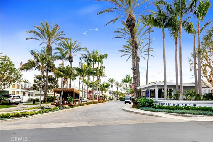Lido Peninsula Resort