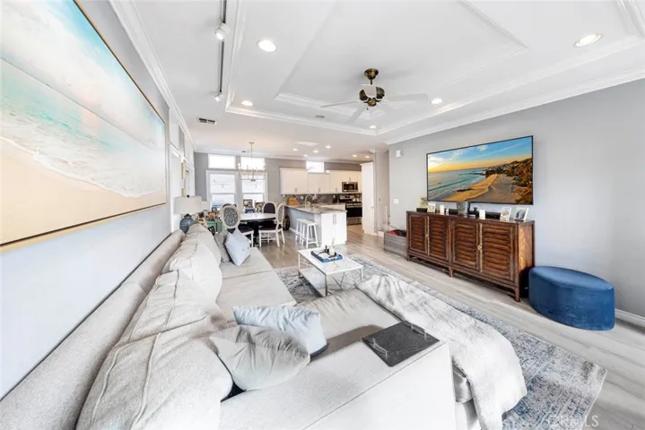 39 Beach Drive, Newport Beach, California 92663