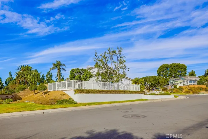 5695 Via Mariposa, Yorba Linda, California 92887