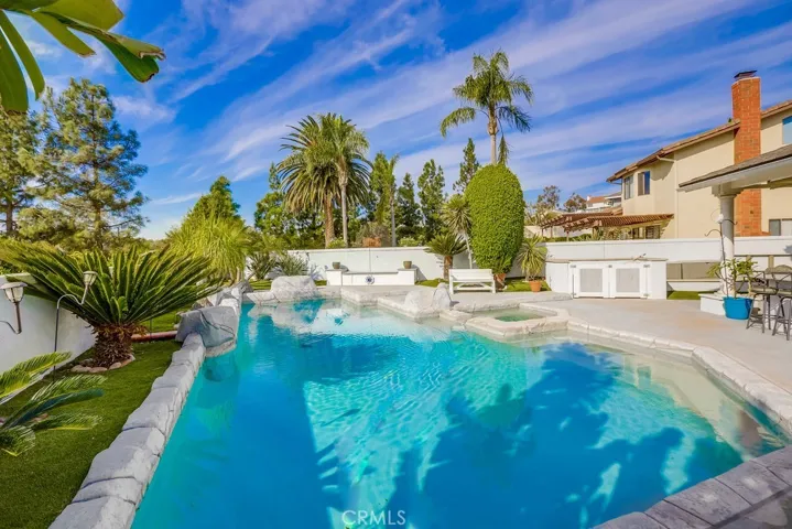 5695 Via Mariposa, Yorba Linda, California 92887