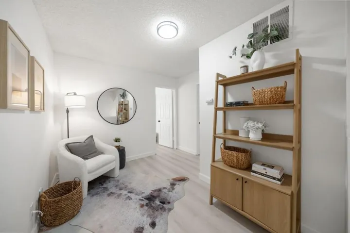 1987 Las Encinas Court, Los Gatos, California 95032