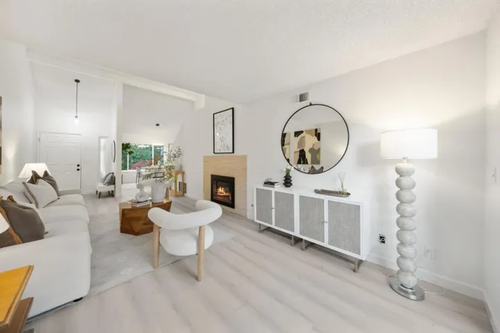 1987 Las Encinas Court, Los Gatos, California 95032