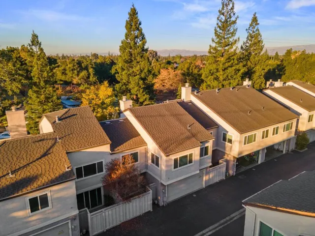 1987 Las Encinas Court, Los Gatos, California 95032