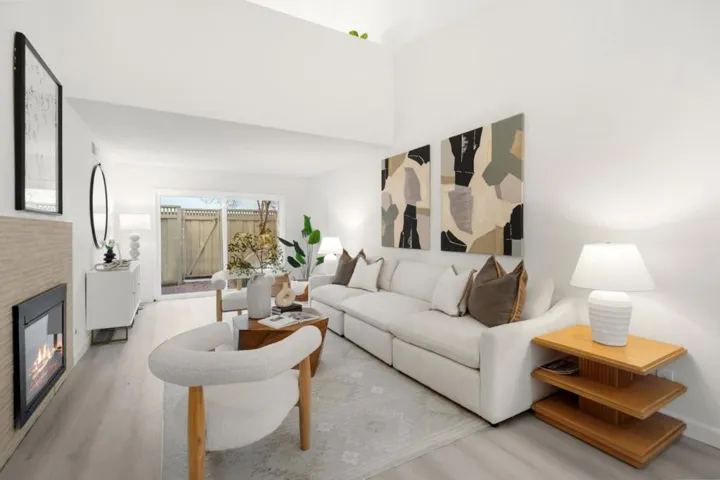 1987 Las Encinas Court, Los Gatos, California 95032