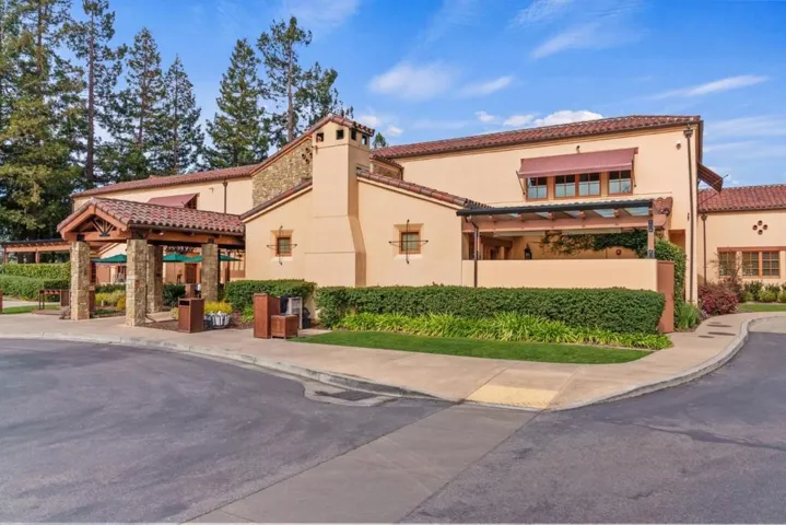 1987 Las Encinas Court, Los Gatos, California 95032