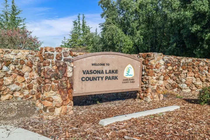 1987 Las Encinas Court, Los Gatos, California 95032