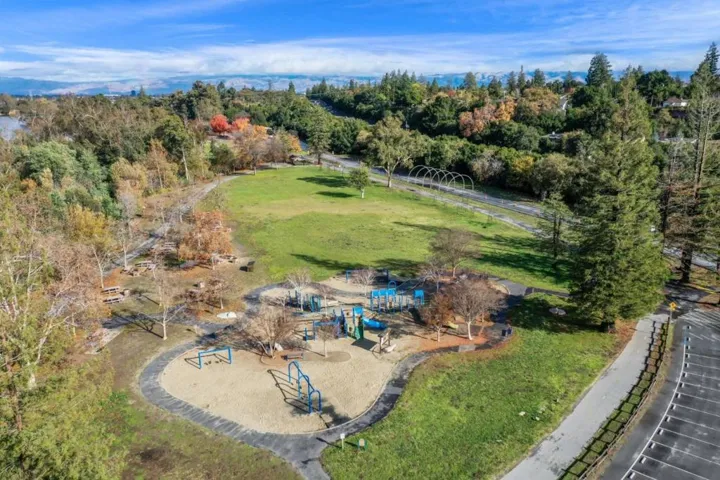 1987 Las Encinas Court, Los Gatos, California 95032