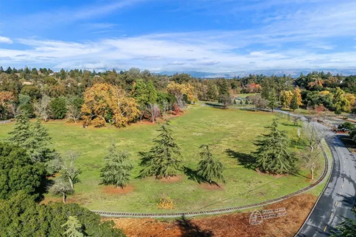 1987 Las Encinas Court, Los Gatos, California 95032