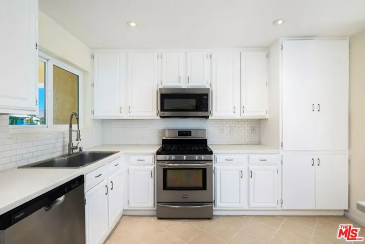 27170 Shadowcrest Lane, Cathedral City, California 92234