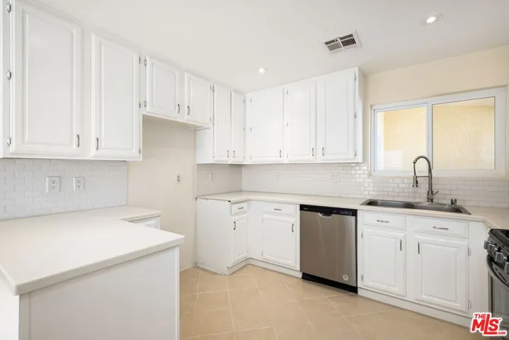 27170 Shadowcrest Lane, Cathedral City, California 92234