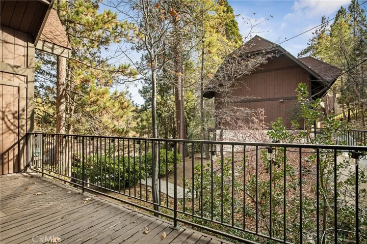 966 Willow Creek Road 9, Lake Arrowhead, California 92352