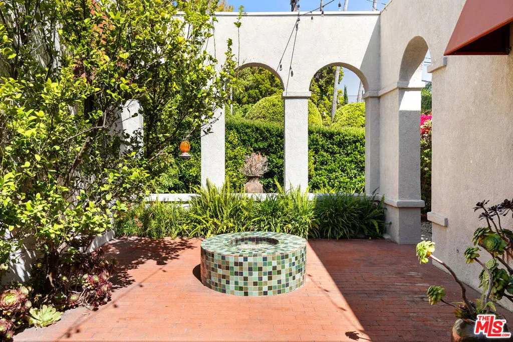 1737 N Vista Street, Los Angeles, California 90046 home-pic-6