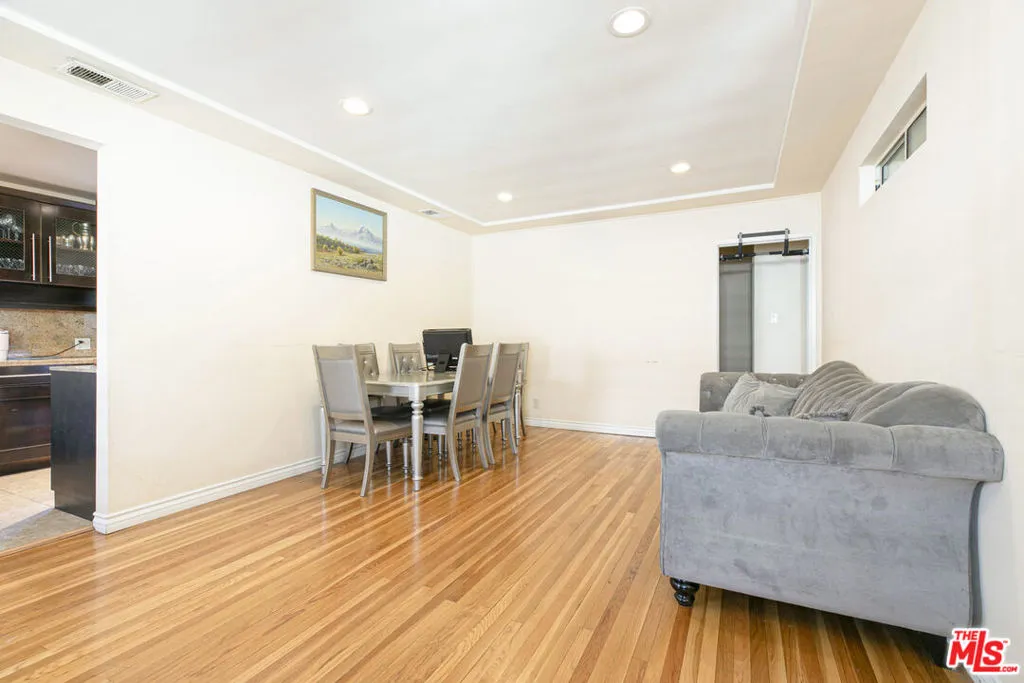 7252 Tyrone Avenue, Van Nuys, California 91405 home-pic-9